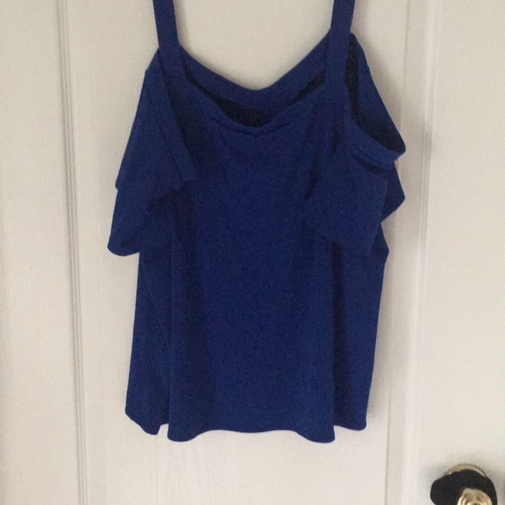 XL Jennifer Lopez off the shoulder blouse